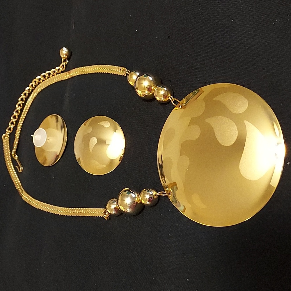 70s Vintage Gold-Tone Statement Pendant Necklace and Earrings Set  Unisex Piece